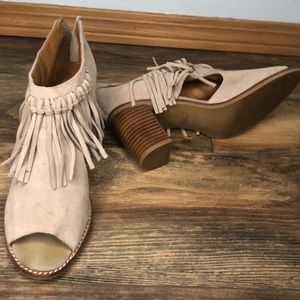 Cutout Bootie block heel